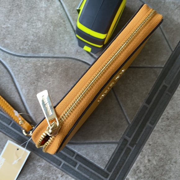 Michael Kors Jet Set Travel Lg Flat Multifunctional Phone Case-Wristlet-Wallet - Picture 5 of 16